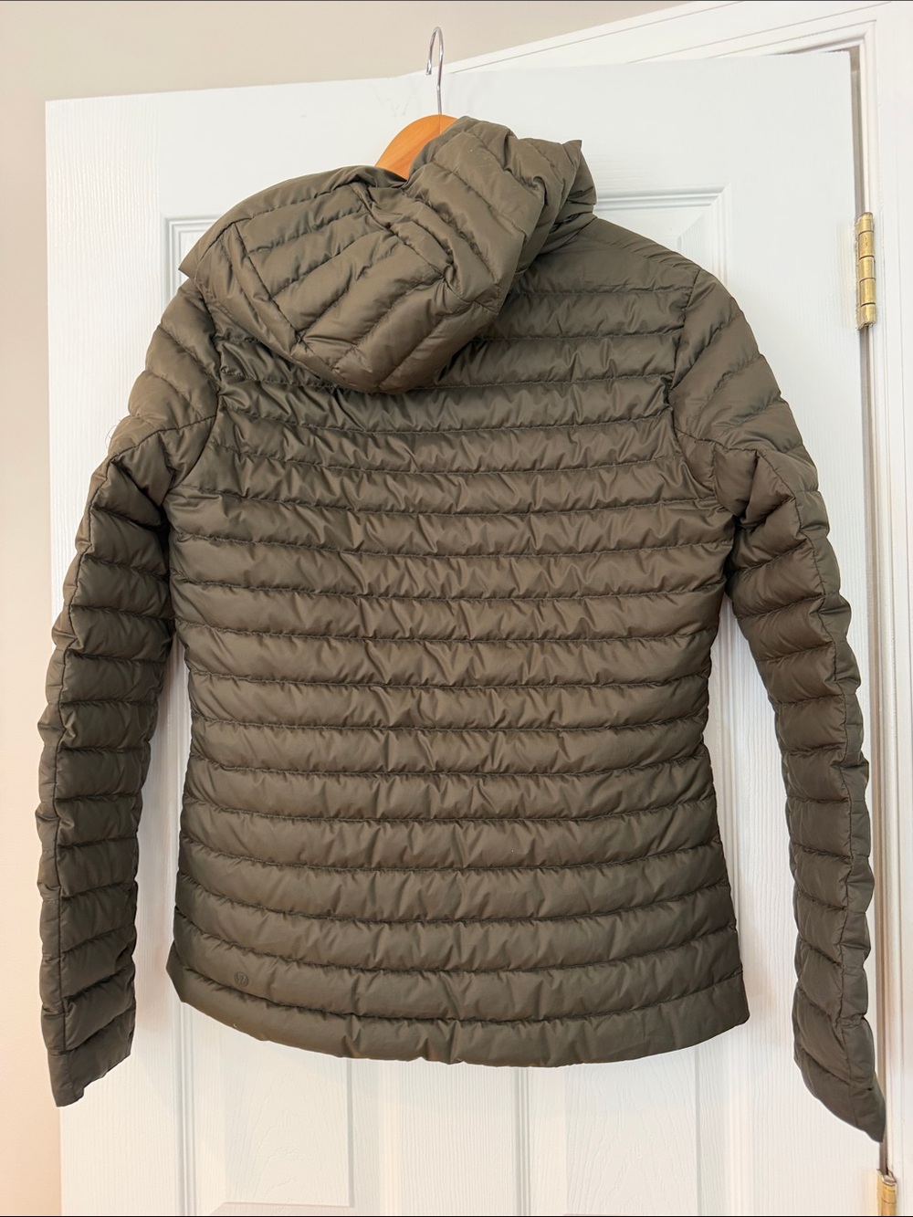 lululemon athletica Olive Green Quilted Hooded Puffer Jacket - Picture 4 of 4